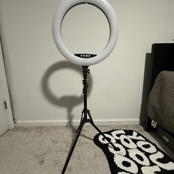 Broken Ring Light