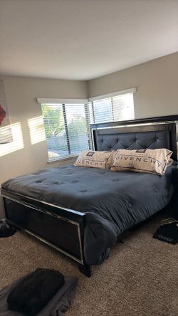 King Size Bed Frame Great Condition
