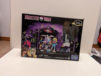 Monster high Mega Bloks Graveyard Garden Party Set And Monster Vehicle