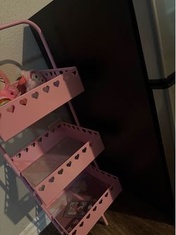Pink heart stand