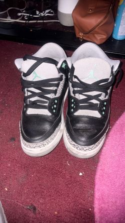 Jordan 3 green glow
