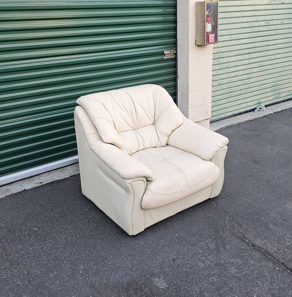 Vintage Italian Modern Oversized Lounge Chair Leather Accent Chair Postmodern Retro Maximalist