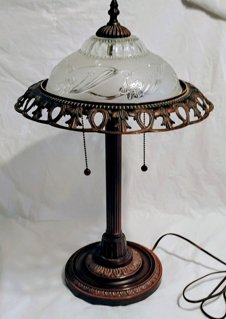 Vintage Tiffany Style Lamp 2 Light Desk Table Bronze W/ Frosted Glass Shade