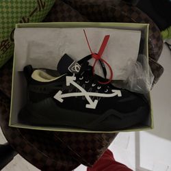 Brand new pair of off white shoes