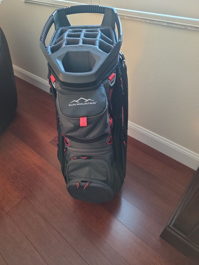 Sun Mountain C130 GOLF Bag