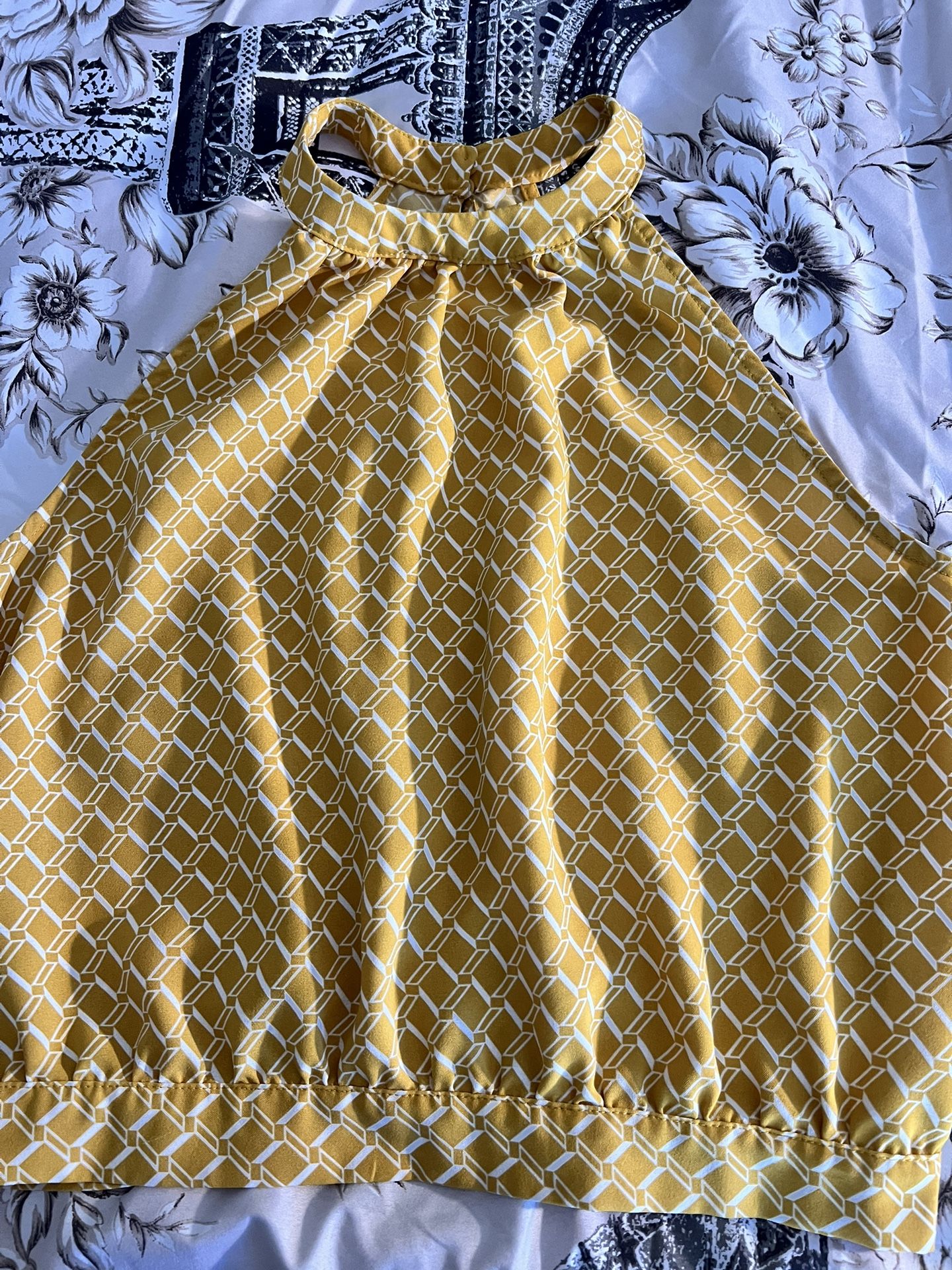 Summer Dressy Sleeveless Halter Top Medium