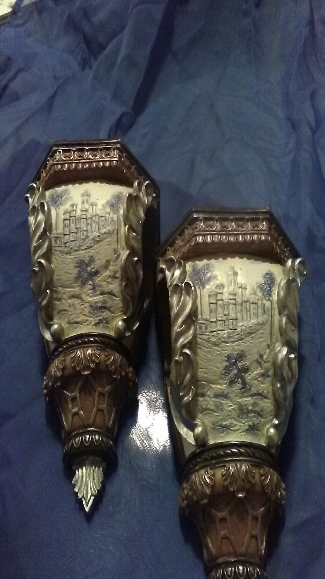 Curtain sconce