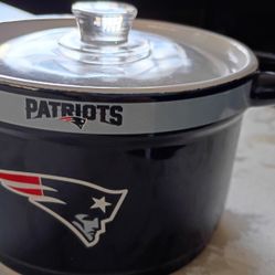 OFFICIAL PATRIOTS SOUP BOWL   With Cover