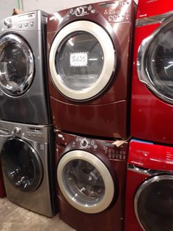 WHIRLPOOL front load washer and matching electric dryer in excellent conditions