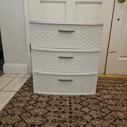 3 Drawer Plastic Storage. Pick Up NE (College & Fairfax)