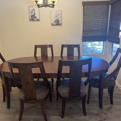 Dinning Room Table with 6 Chairs 