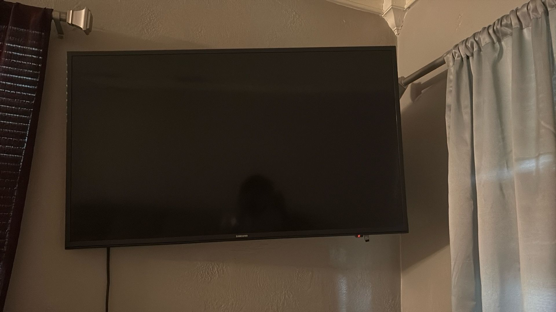 Samsung 4k Comes With Support 43”