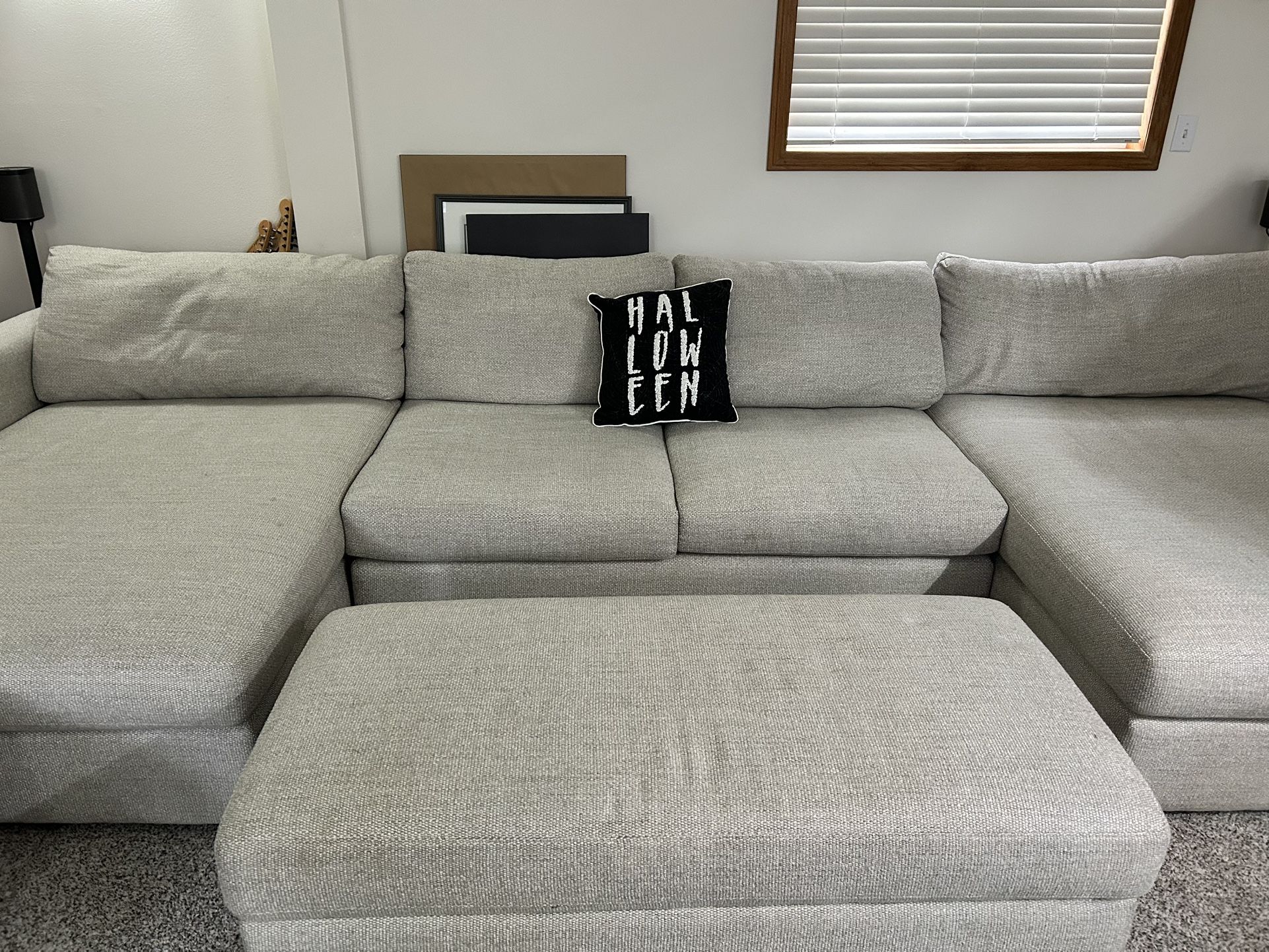 Gorgeous Bassett Couch With 2 Chaise Lounge