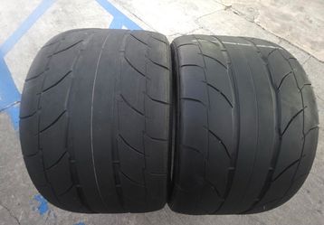 2 USED TIRES NITTO 305/30/20