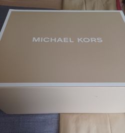 NEW!!!MICHAEL KORS TOTE BAG(DROP PRICE ALERT)