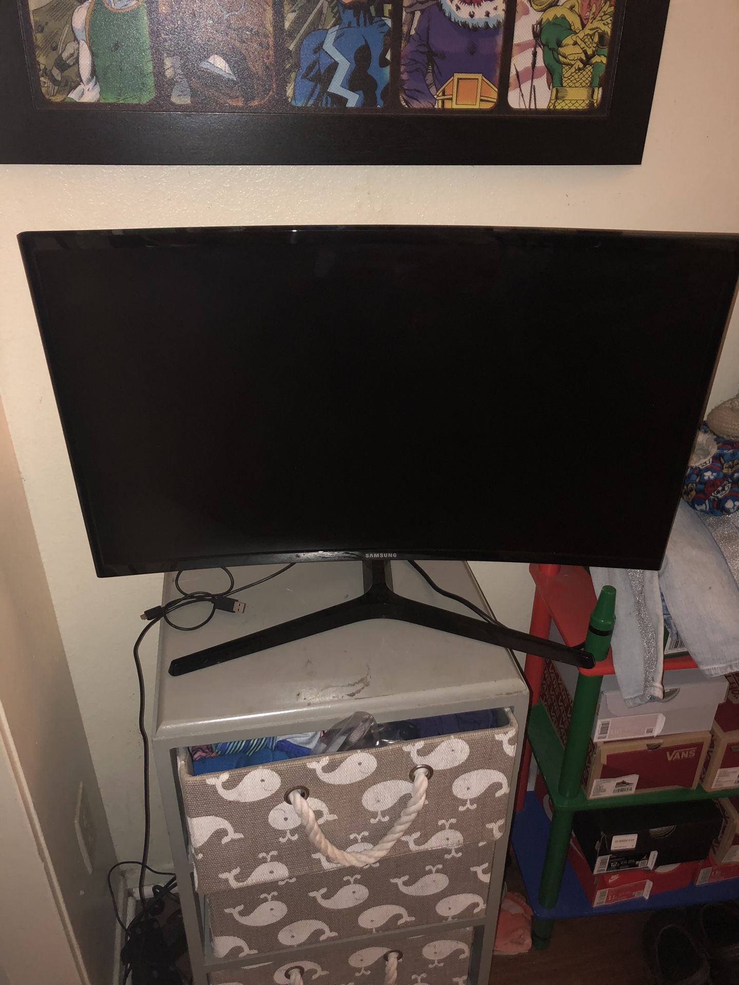 200 $ Samsung monitor 25 inches and its curved