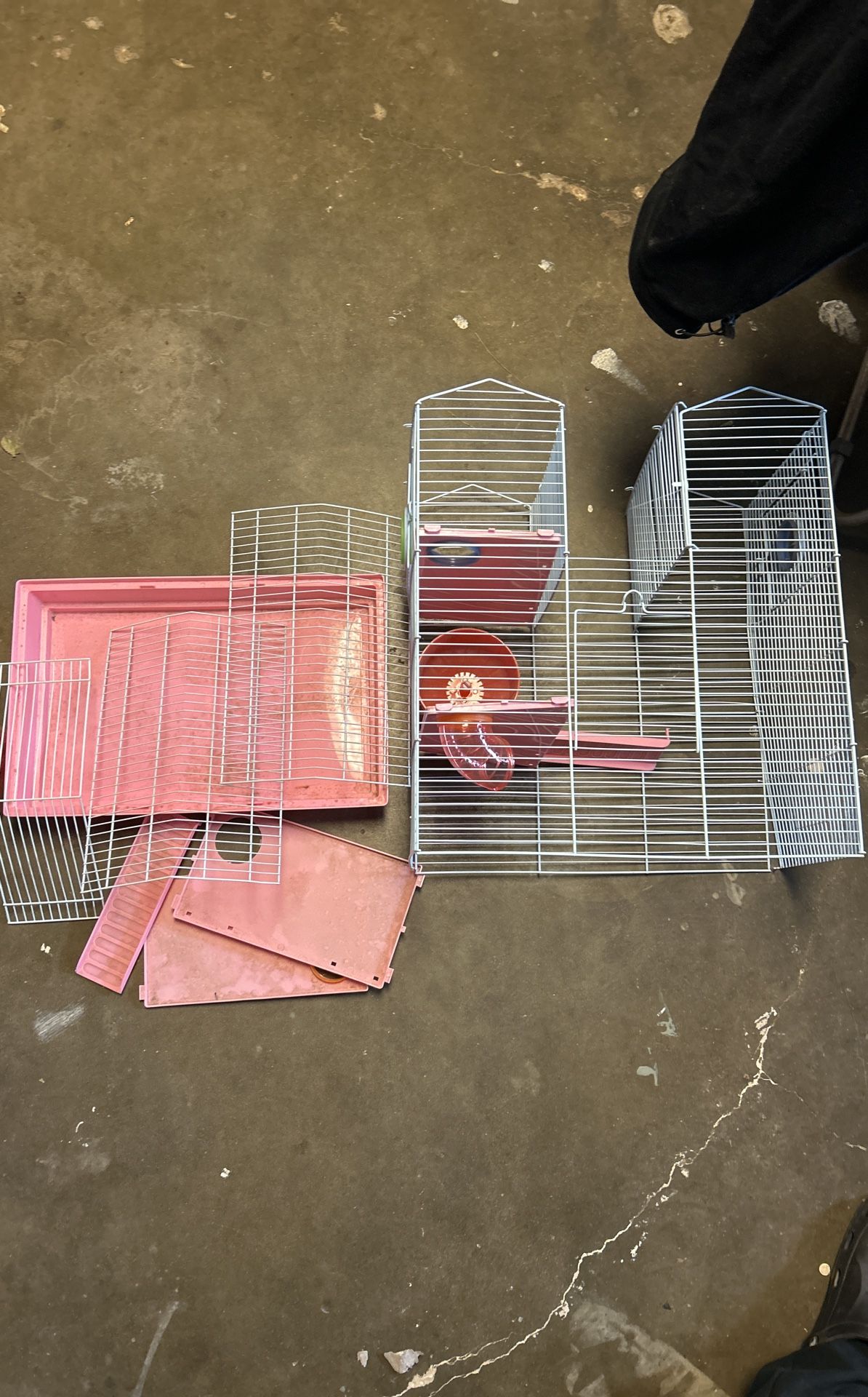 BIG PINK RAT CAGE