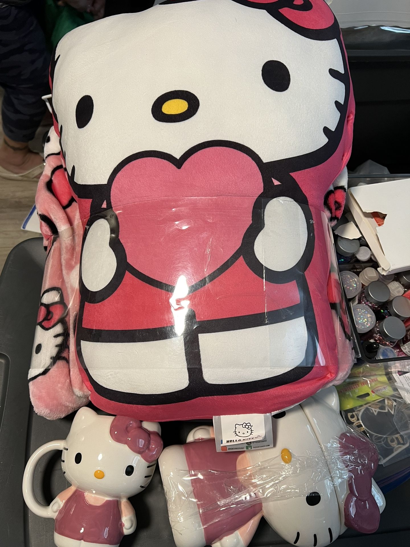 Hello kitty Items