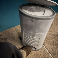 Baby Diaper Trashcan reduce Price To Sell