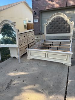 Queen size farmhouse bedroom set