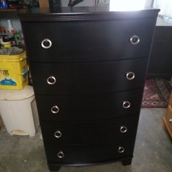 5 Drawer Ashley Chest 