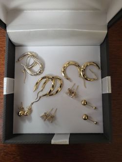 Gold earing / aretes de oro