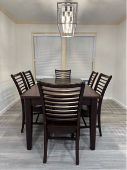6-Seat Dining Table Set – Solid Wood