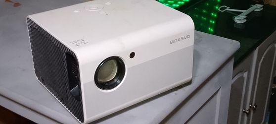 Big A Suo projector