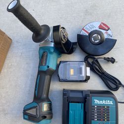 Makita - 18V  Angle Grinder