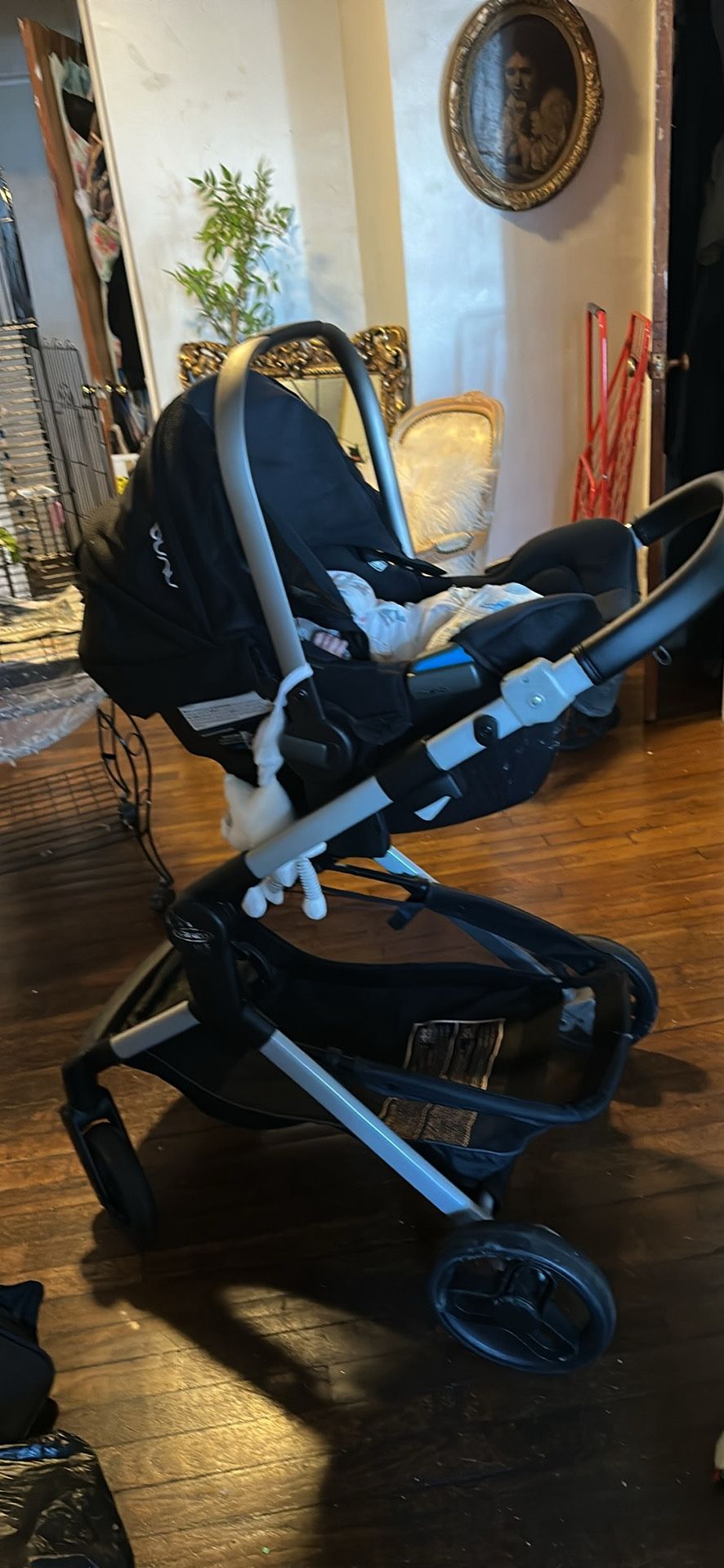 Graco Mid Stroller With Nuna Carseat