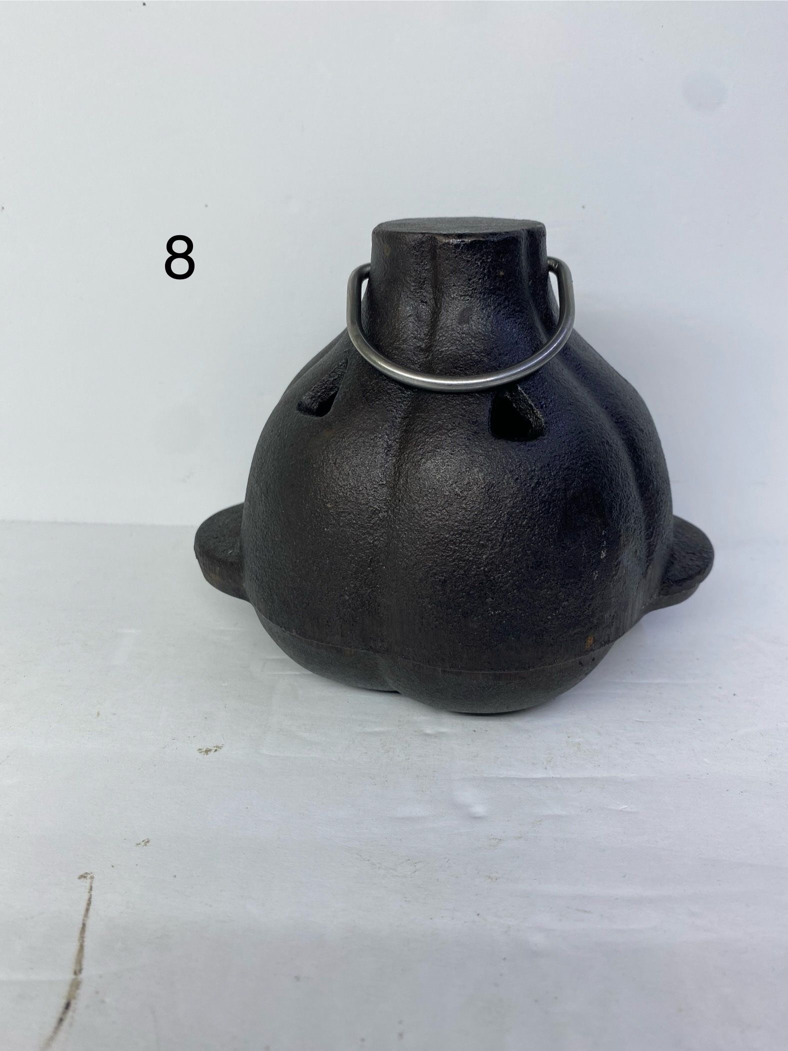 Garlic Roaster, 5 ½x 4 ½ x 4 ¾ inch, Black Pre-Seasoned Cast Iron. - Oven/BBQ Grill