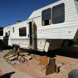  5th Wheel Trailer Home