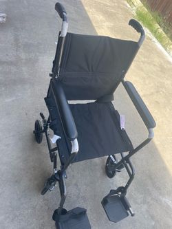 Wheelchair 🦽 silla de ruedas