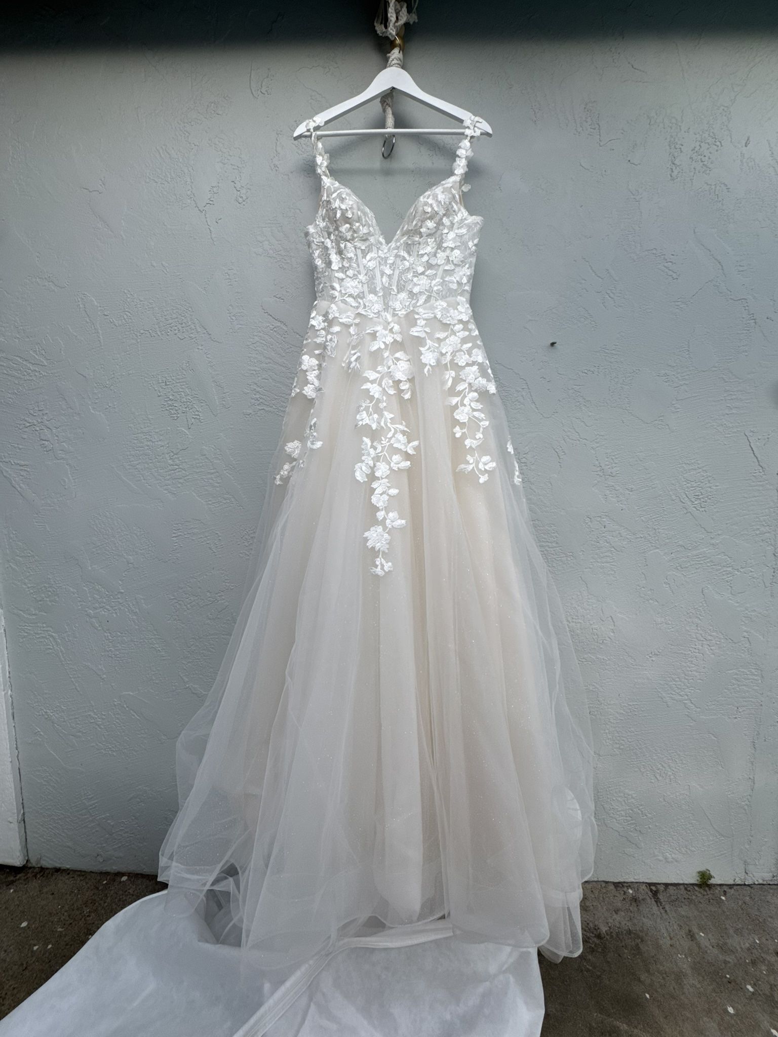 Jana Ann Couture Wedding Dress