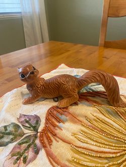 Vintage ceramic squirrel tree / fence climber decor or indoor statue. 10 x 4 inch. Garden / cottage
