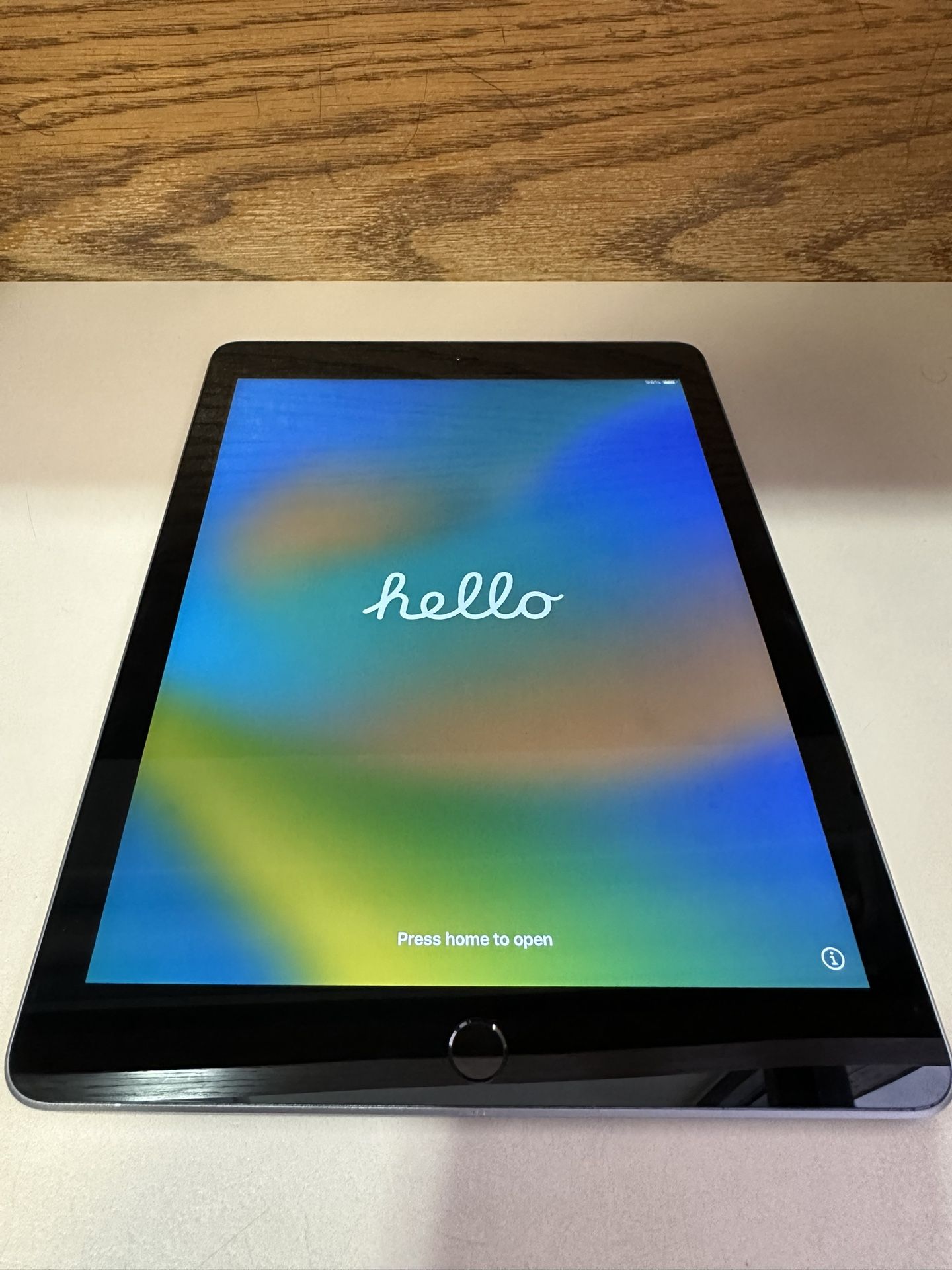 iPad 5th Generation 32GB | very good condition