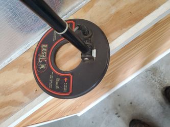 TESORO METAL DETECTOR