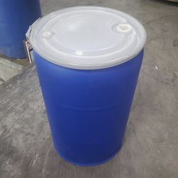 Plastic 55 Gallon Drum With Removable Lid
