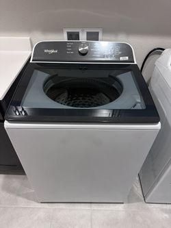 Brand new Whirlpool Washer And Dryer Never Used