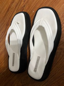 Gianni Bini Women's White/Black  Sandals fits 9-10 Sizes
