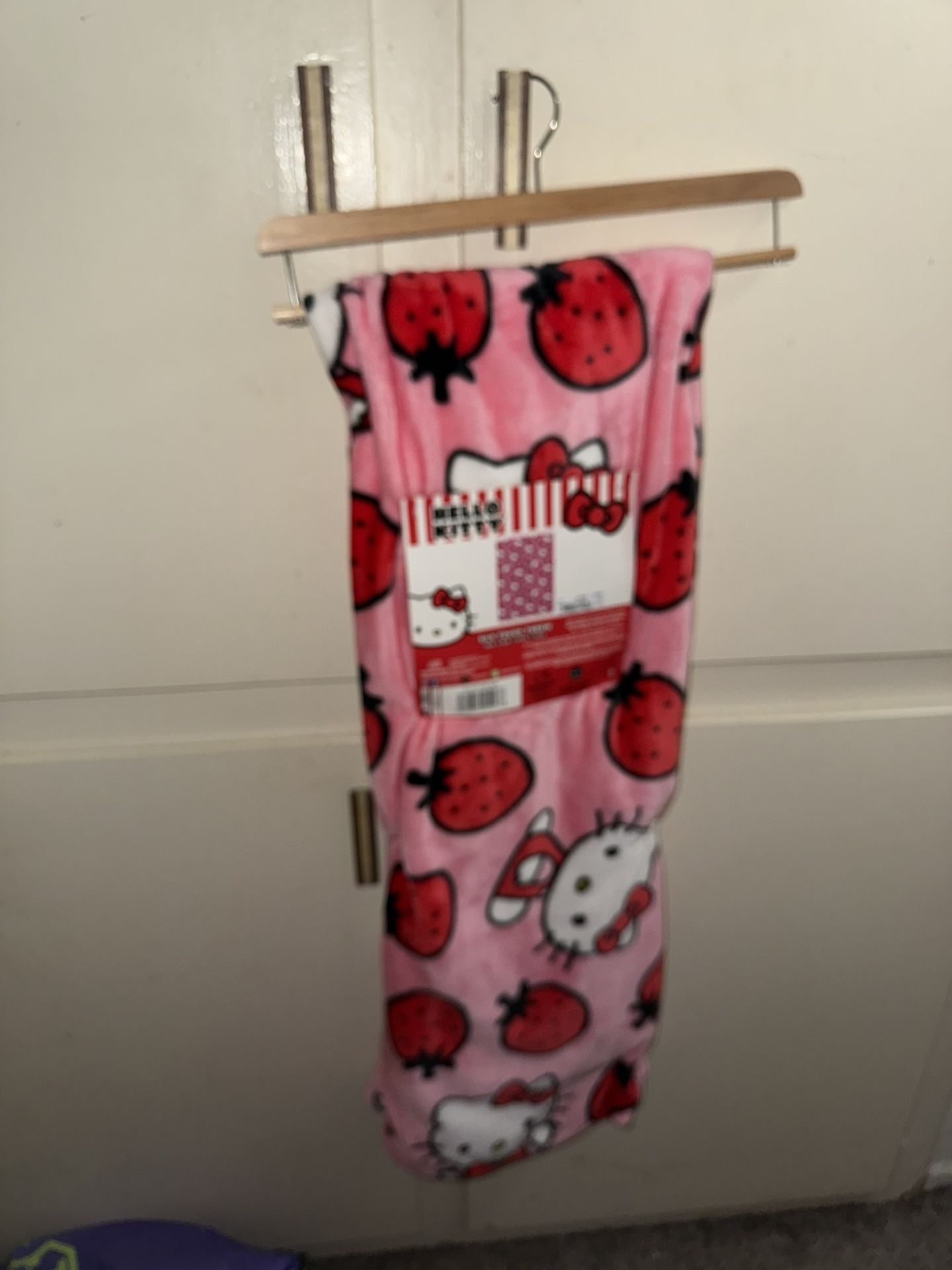 Hello Kitty Throw 