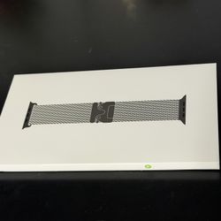 Apple Watch Ultra 3 Black Titanium Milanese Loop