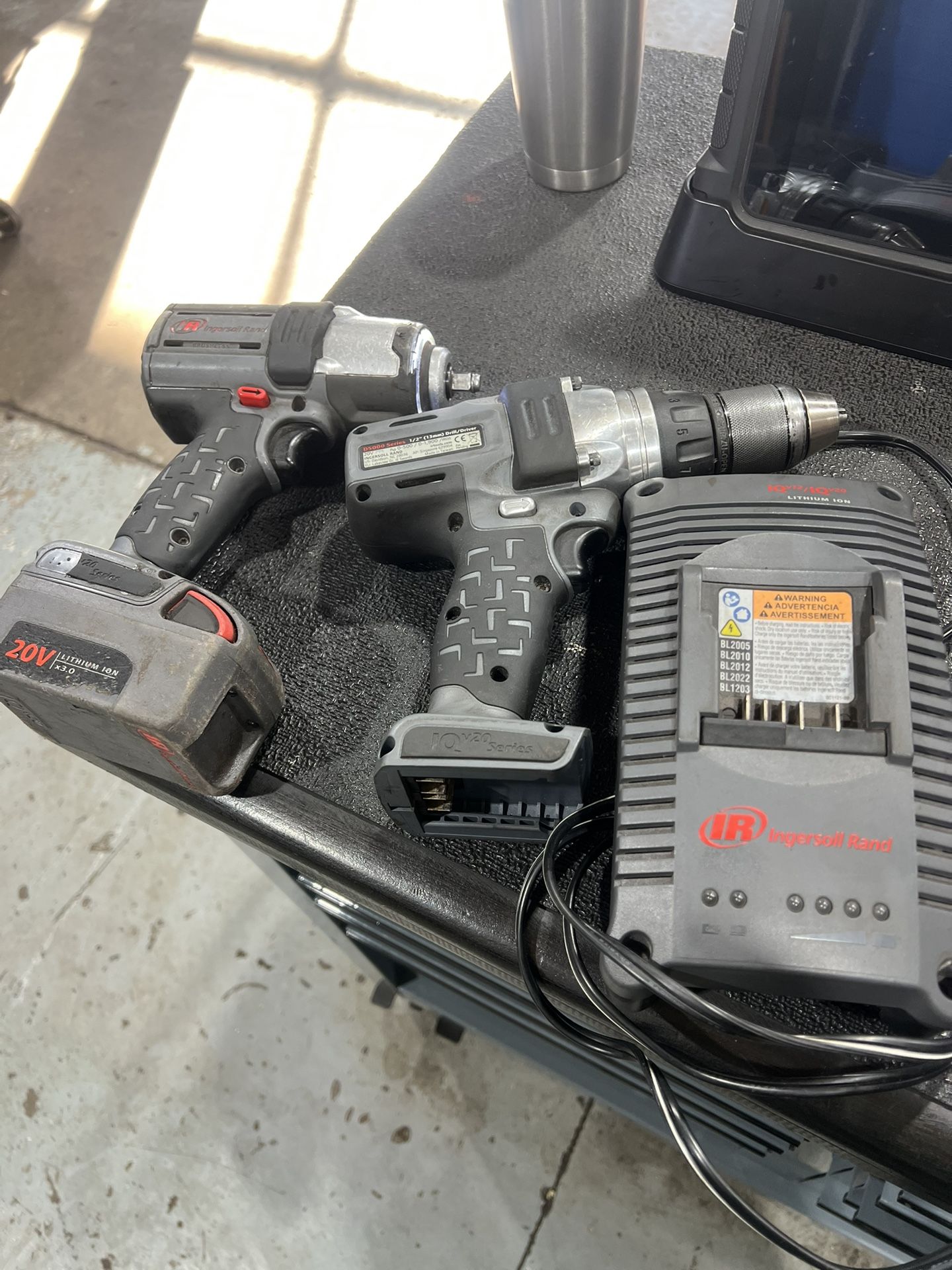 3/8 Impact and Drill With 1 Battery And Charger