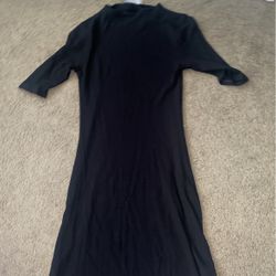 Women’s dress size medium six dollars