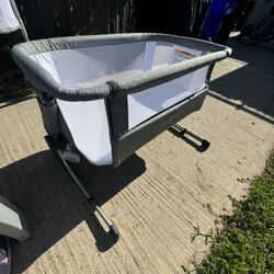 Baby Delight Beside Me Bassinet