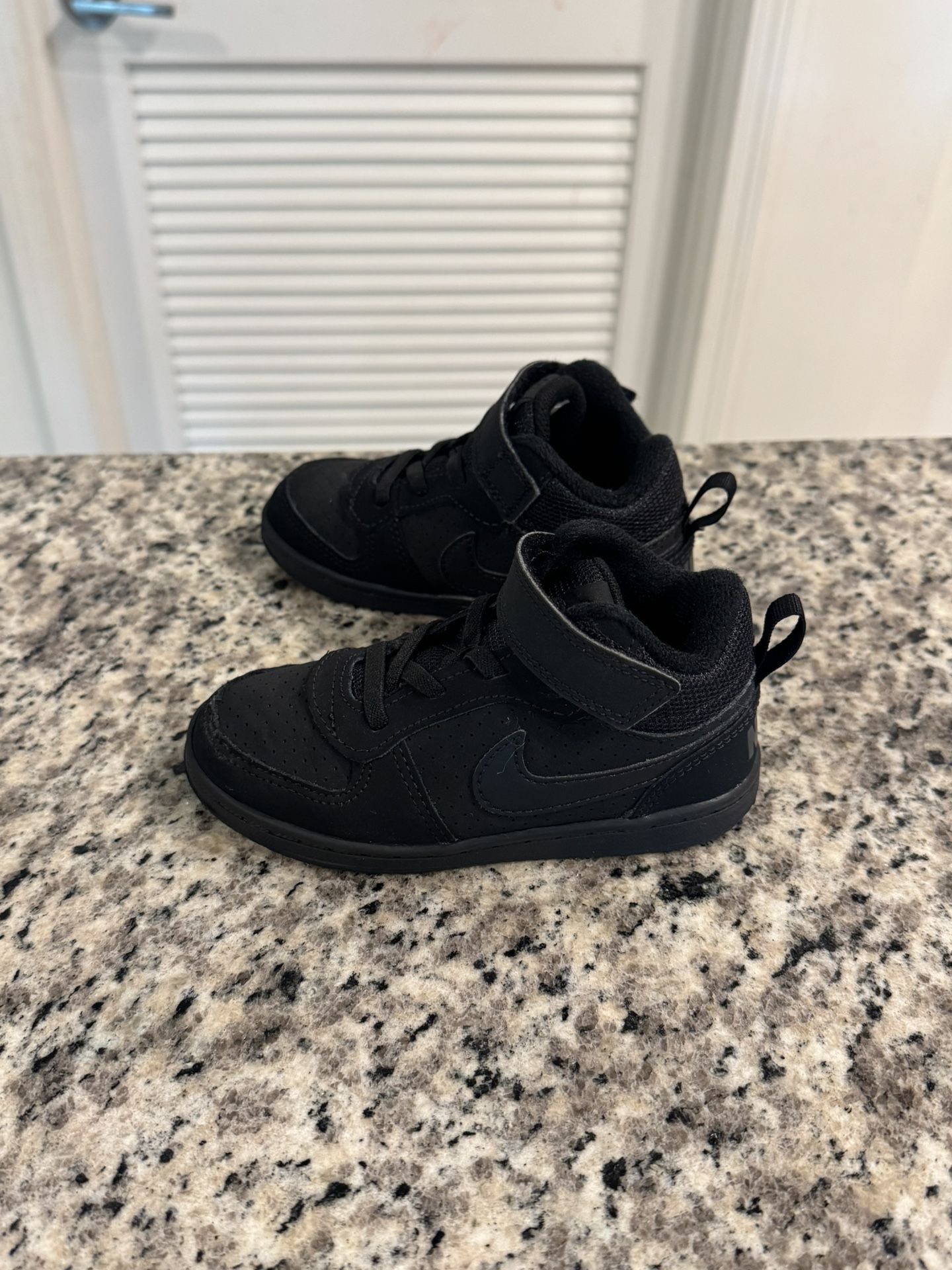 Toddler Black Nike Sneakers - Size 9C