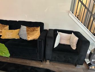 Sofa, love seat, & chair with pillows