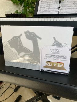 Charizard SWSH Ultra Premium Collection (UPC)