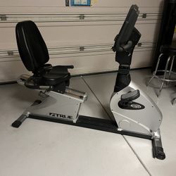 True CS800 Recumbent Exercise Bike