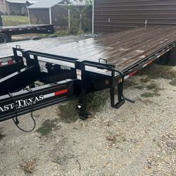 East Texas 25’ Deckover Pintle Hitch Trailer